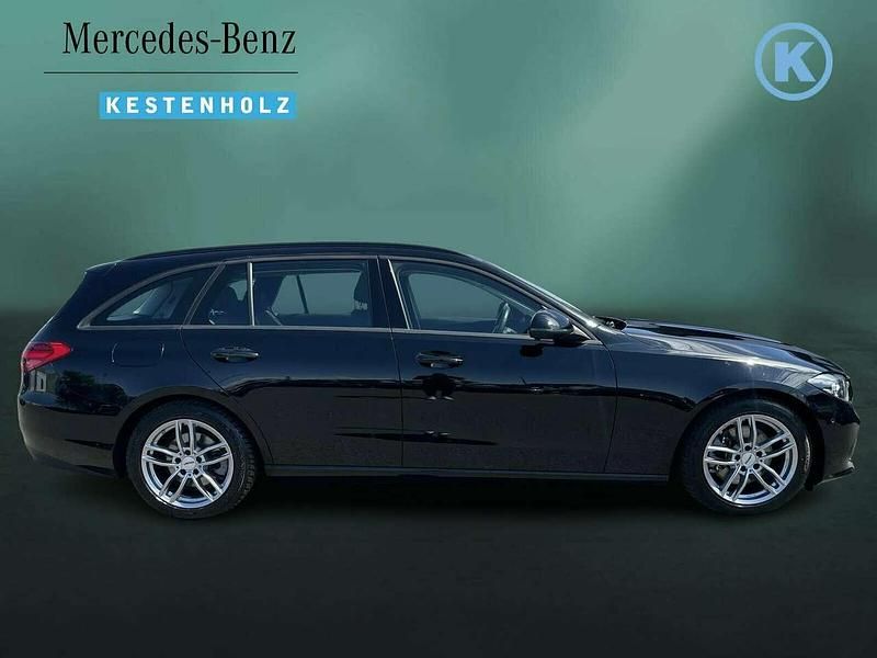 Gebraucht Mercedes C200 163 PS (119 kW) 2023 Unilack schwarz Kombi