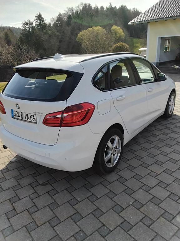 Gebraucht BMW 218 Active Tourer Advantage 150 PS (110 kW) 2017 Weiß Van / Kleinbus