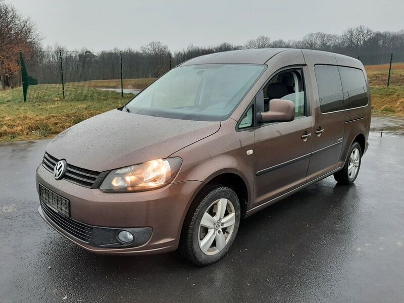 Braun Gebraucht 2015 VW Caddy Maxi Van / Kleinbus | 11.790 € (Guter Preis) - Bild 1/4