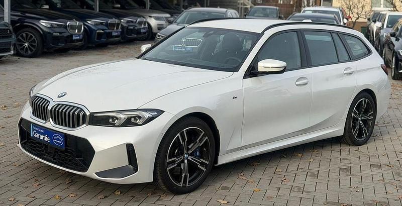 Mineralweiss Gebraucht 2024 BMW 330 M Sport Kombi | 35.950 € (Superpreis) - Bild 1/4