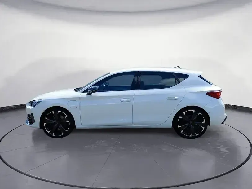 Gebraucht Cupra Leon VZ 245 PS (180 kW) 2022 Weiß Limousine