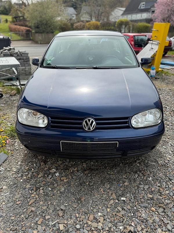 Usado VW Golf 75 HP (55 kW) 2003 Azul Coupé