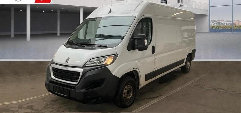 Gebraucht Peugeot Boxer 140 PS (102 kW) 2023 Silber Van