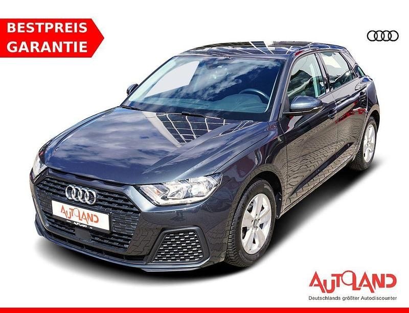 Grau Gebraucht 2018 Audi A1 Sportback Comfort Kleinwagen | 18.950 € (Teuer) - Bild 1/4