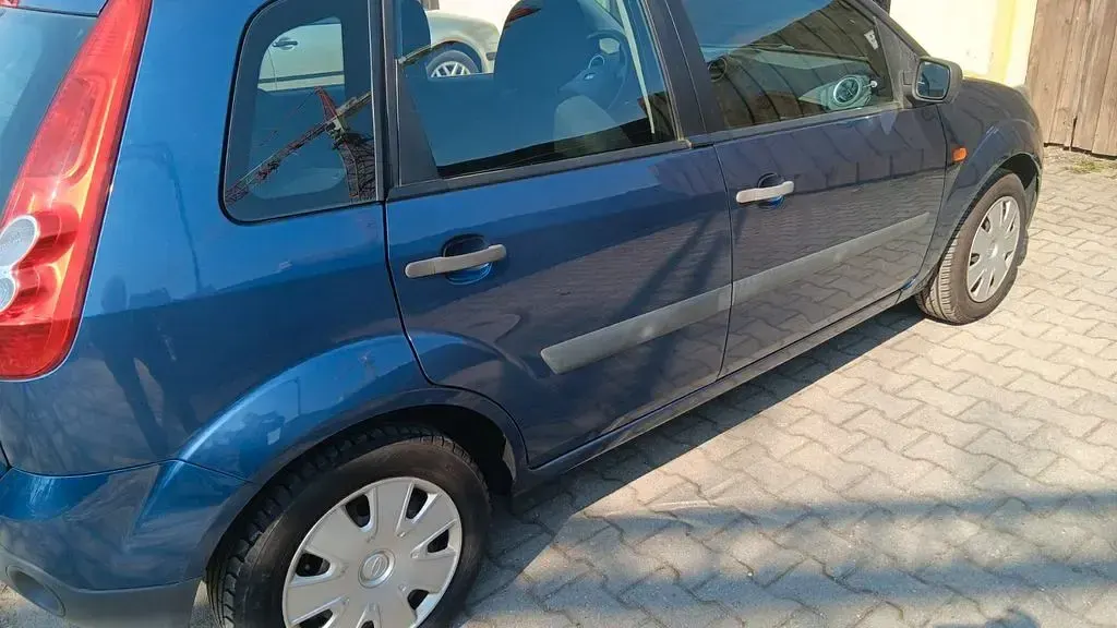 Gebraucht Ford Fiesta 69 PS (50 kW) 2005 Blau Kleinwagen