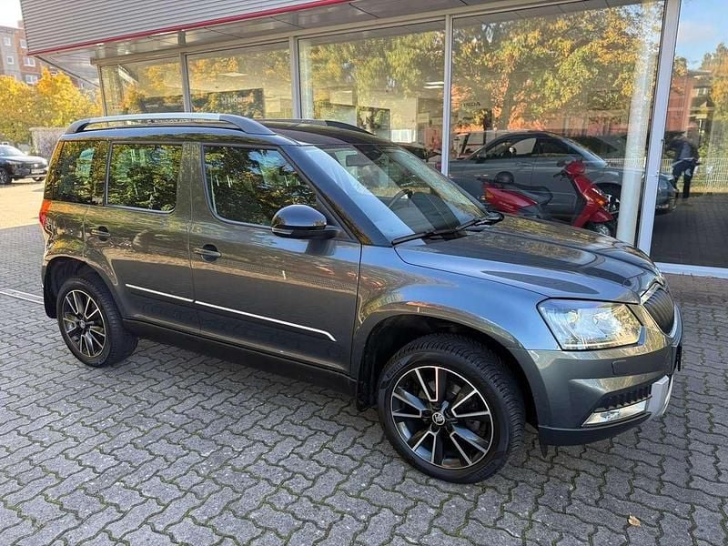 Quartz grey metallic Gebraucht 2015 Skoda Yeti Adventure SUV | 13.400 € (Etwas zu teuer) - Bild 1/4