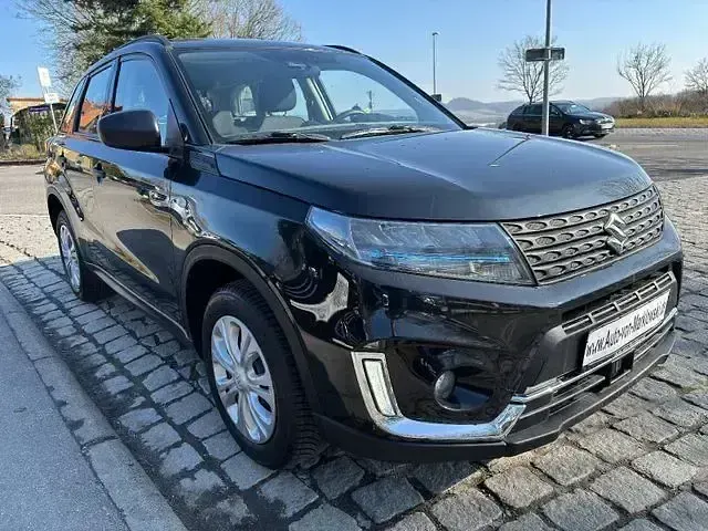 Gebraucht Suzuki Vitara Club 405 PS (297 kW) 2021 Schwarz SUV