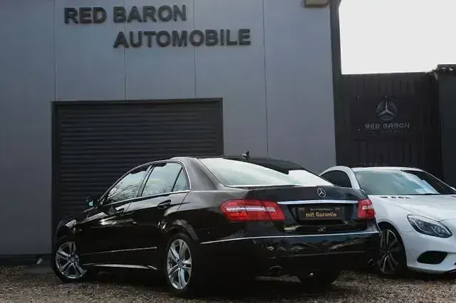 Second-hand Mercedes E350 265 CP (194 kW) 2010 Negru Berlinǎ