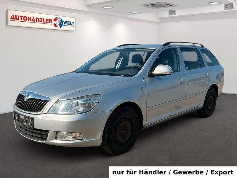 Gebraucht Skoda Octavia Ambition 122 PS (89 kW) 2012 Silber Kombi