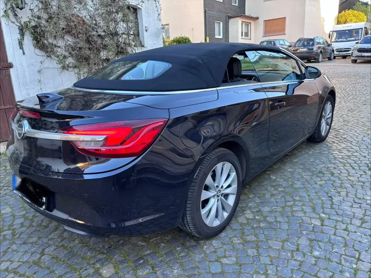Gebraucht Opel Cascada Innovation 140 PS (102 kW) 2018 Schwarz Cabrio