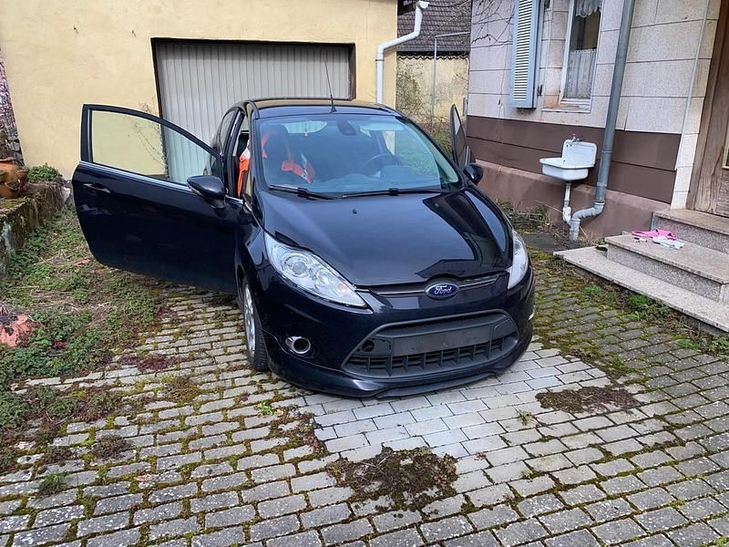 Schwarz Gebraucht 2012 Ford Fiesta Titanium Kleinwagen | 2.500 € (Superpreis) - Bild 1/4