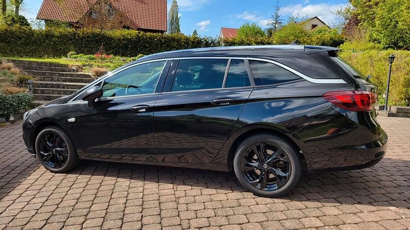 Gebraucht Opel Astra Dynamic 136 PS (100 kW) 2018 Schwarz Kombi