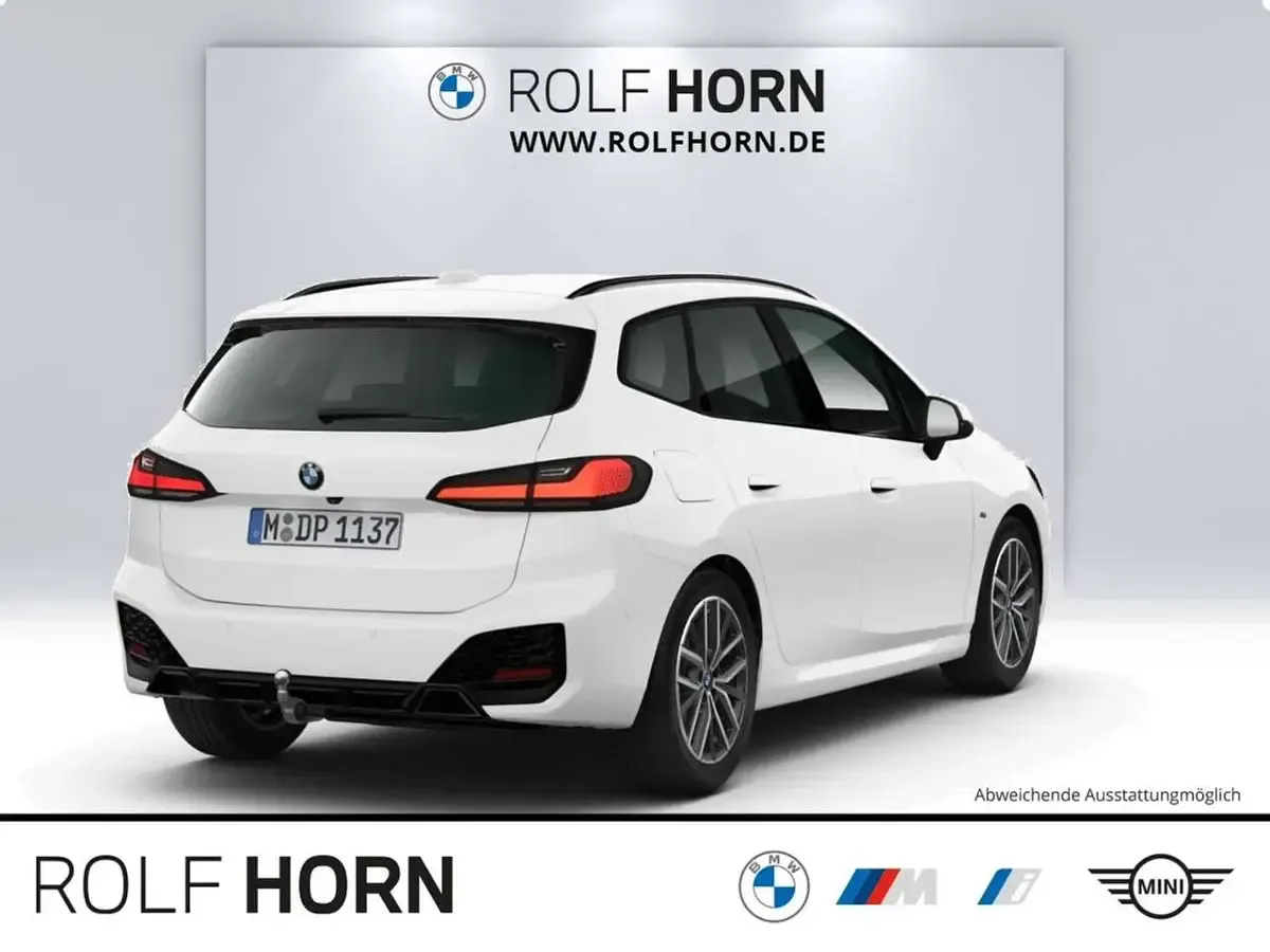 Gebraucht BMW 220 Active Tourer M Sport 170 PS (125 kW) 2025 Alpinweiß Van / Kleinbus
