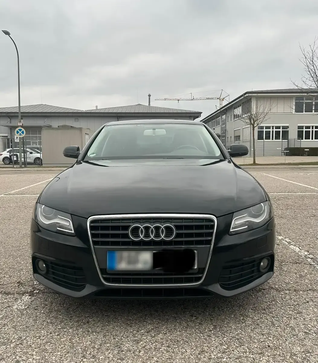 Gebraucht Audi A4 120 PS (88 kW) 2011 Schwarz Limousine