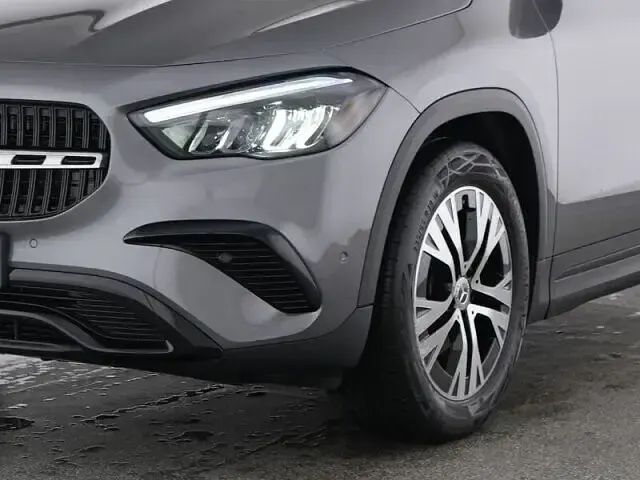 Gebraucht Mercedes GLA220 Night 190 PS (139 kW) 2025 lack mountaingrau SUV