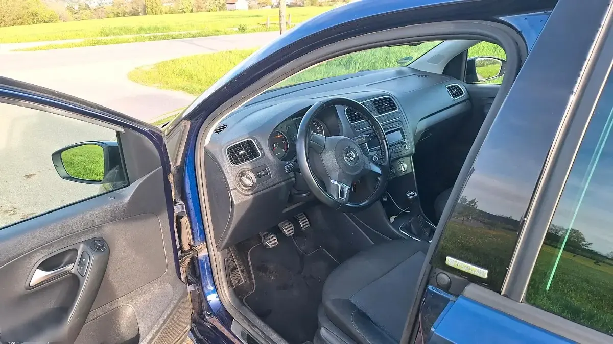 Second-hand VW Polo 90 CP (66 kW) 2012 Albastru Hatchback