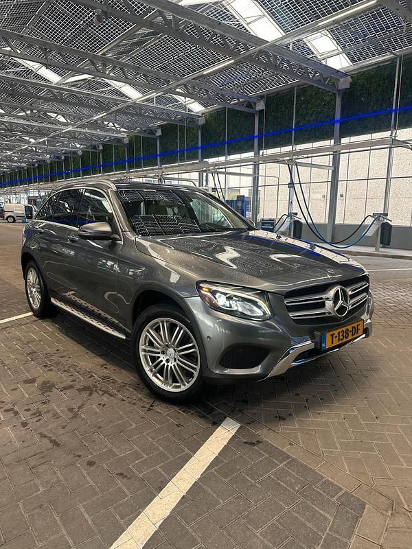 Beige Gebraucht 2019 Mercedes GLC300 SUV | 25.500 € (Superpreis) - Bild 1/4