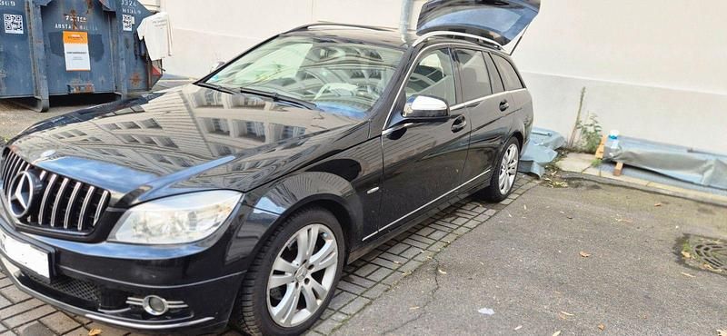Schwarz Gebraucht 2008 Mercedes 220 Kombi | 4.300 € - Bild 1/4
