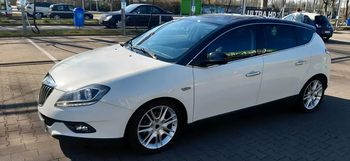 Gebraucht Lancia Delta 150 PS (110 kW) 2009 Weiß Kleinwagen