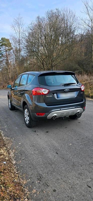 Gebraucht Ford Kuga 140 PS (102 kW) 2010 Grau SUV