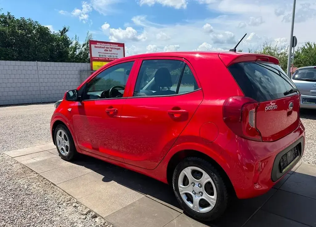 Gebraucht Kia Picanto Edition 7 67 PS (49 kW) 2017 Shiny red Kleinwagen