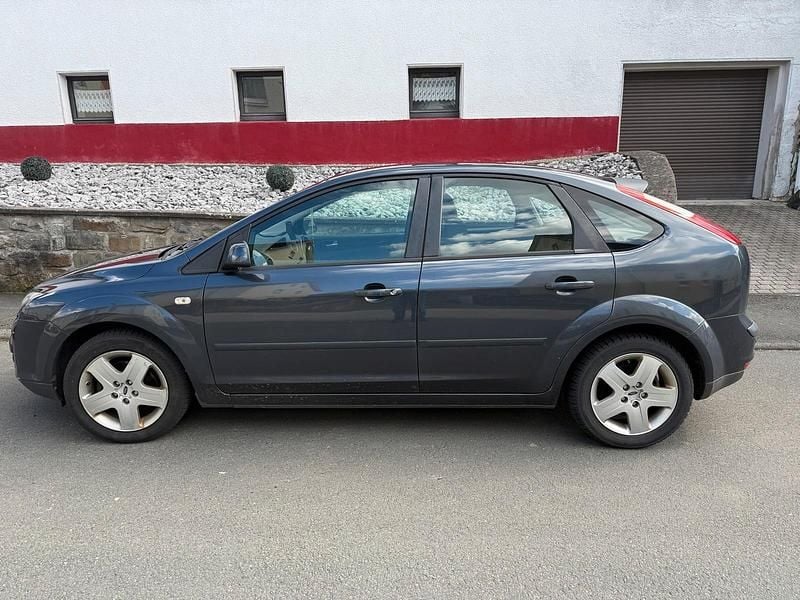 Second-hand Ford Focus 102 CP (75 kW) 2007 Gri Hatchback