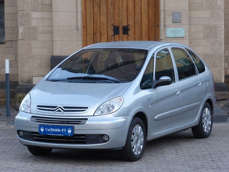 Grau Gebraucht 2009 Citroën Xsara Picasso Van / Kleinbus | 2.950 € (Fairer Preis) - Bild 1/4