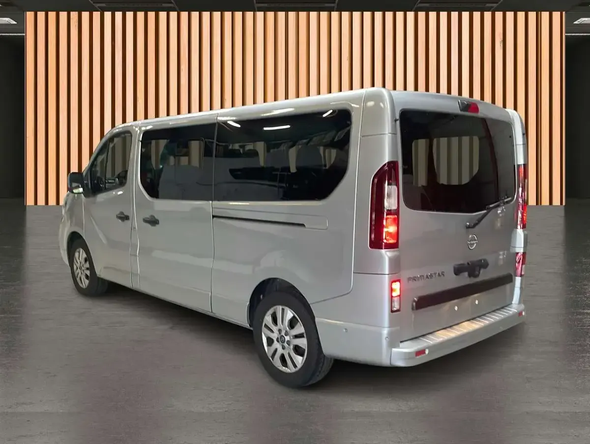 Second-hand Nissan Primastar Tekna 170 CP (125 kW) 2025 Argintiu Monovolum