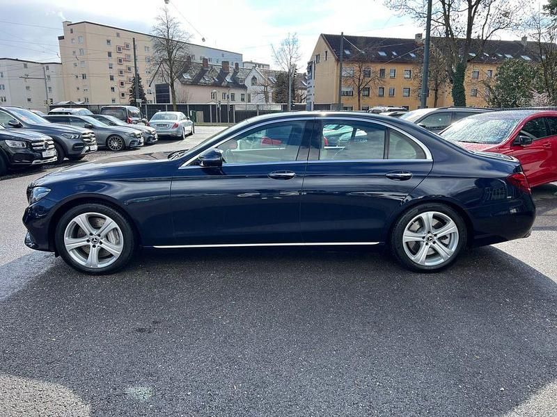 Gebraucht Mercedes E400 Avantgarde 333 PS (244 kW) 2017 Blau Limousine
