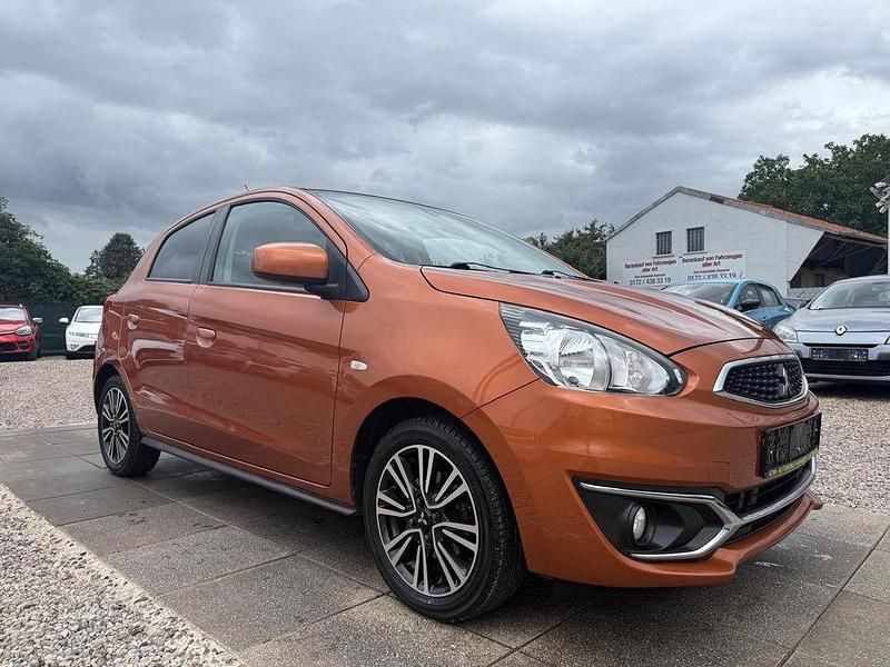 Orange Gebraucht 2019 Mitsubishi Space Star Edition Limousine | 10.999 € (Guter Preis) - Bild 1/4