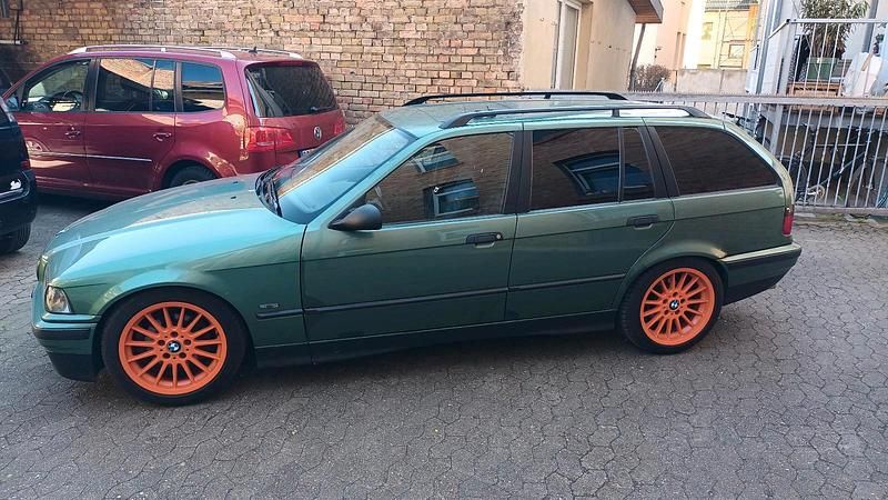 Gebraucht BMW 323 170 PS (125 kW) 1998 Grün Kombi