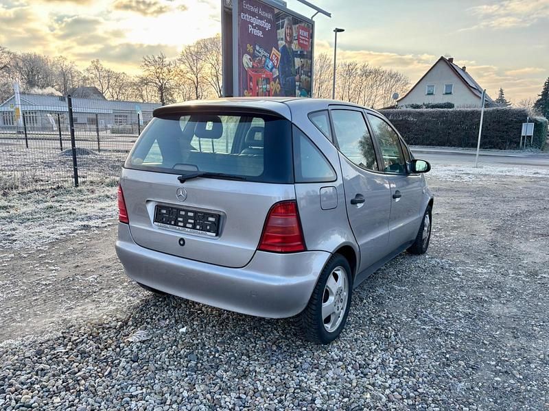 Gebraucht Mercedes A160 Avantgarde 90 PS (66 kW) 1999 Silber Kleinwagen
