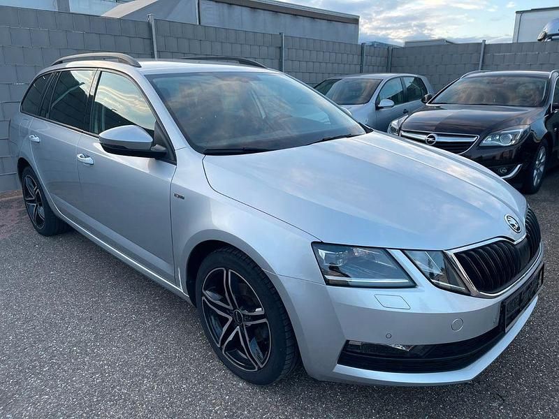 Silber Gebraucht 2019 Skoda Octavia Limousine | 12.890 € (Guter Preis) - Bild 1/4