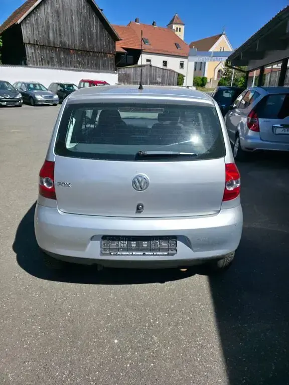 Gebraucht VW Fox Basis 54 PS (39 kW) 2007 Silber Kleinwagen