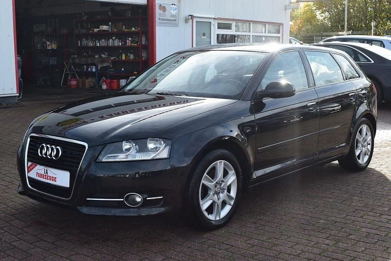 Schwarz Gebraucht 2011 Audi A3 Sportback Attraction Kombi | 5.950 € (Fairer Preis) - Bild 1/4