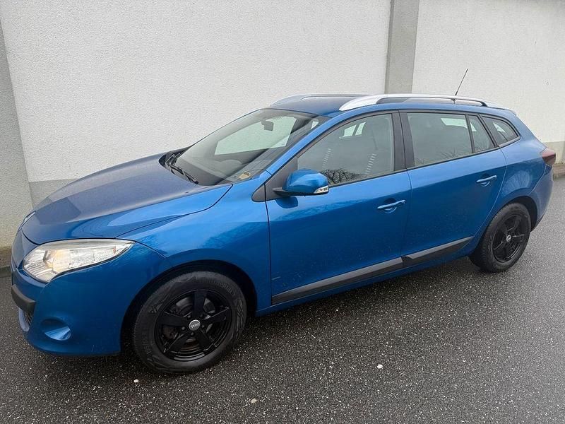 Gebraucht Renault Mégane III Expression 90 PS (66 kW) 2012 Blau Limousine
