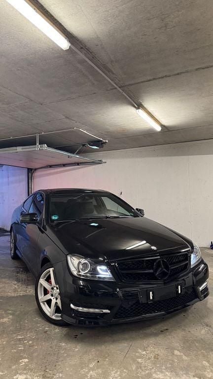 Gebraucht Mercedes C350 306 PS (225 kW) 2011 Schwarz Coupé
