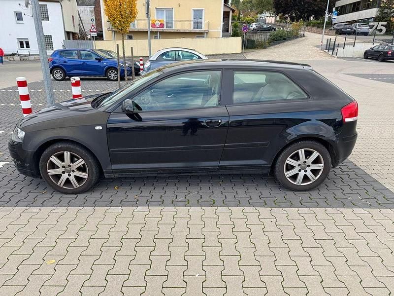 Schwarz Gebraucht 2006 Audi A3 Ambition Limousine | 3.200 € (Fairer Preis) - Bild 1/4