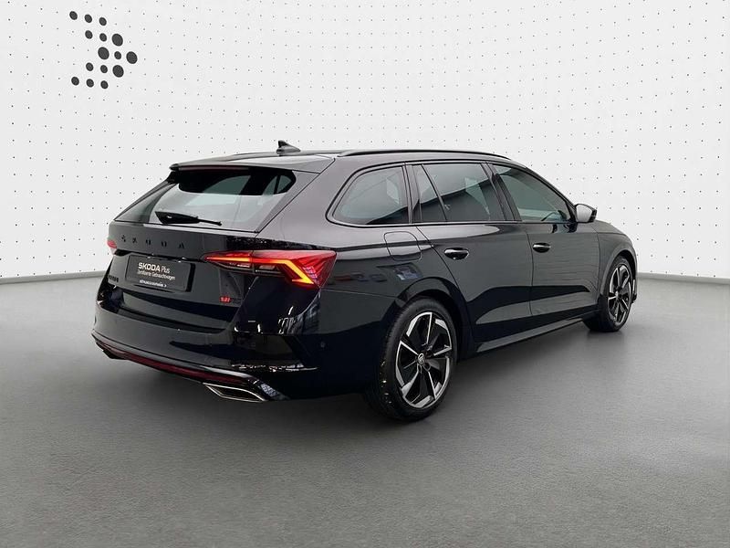 Gebraucht Skoda Octavia RS 200 PS (147 kW) 2022 Schwarzmagic perleffekt Kombi