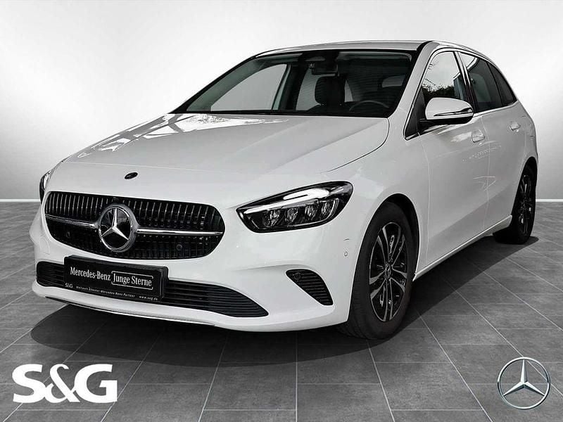 Unilack polarweiß Gebraucht 2024 Mercedes B200 Van / Kleinbus | 29.950 € (Guter Preis) - Bild 1/4