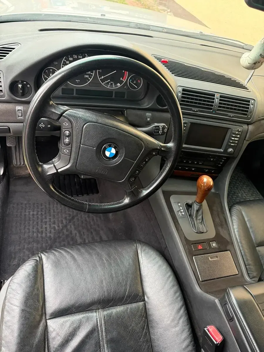 Gebraucht BMW 730 194 PS (142 kW) 2001 Silber Limousine