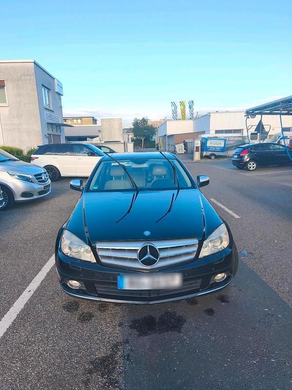 Schwarz Gebraucht 2007 Mercedes C280 Limousine | 7.800 € (Etwas zu teuer) - Bild 1/4