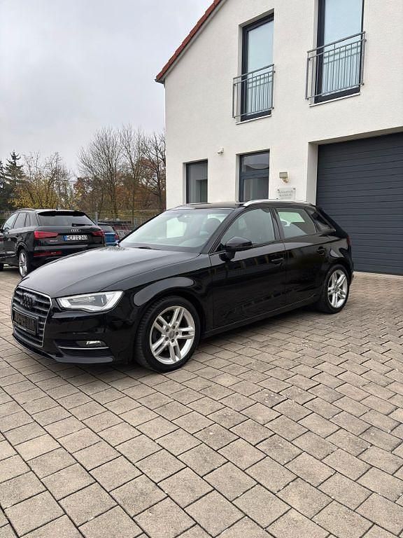 Schwarz Gebraucht 2016 Audi A3 Ambition Limousine | 14.490 € (Guter Preis) - Bild 1/4