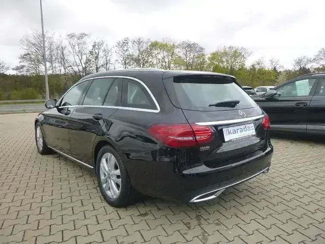 Gebraucht Mercedes C220 194 PS (142 kW) 2019 Schwarz Limousine