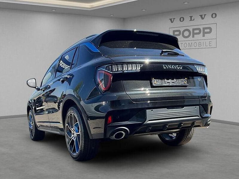 Neu Lynk & Co 01 261 PS (191 kW) 2025 Schwarz metallic SUV