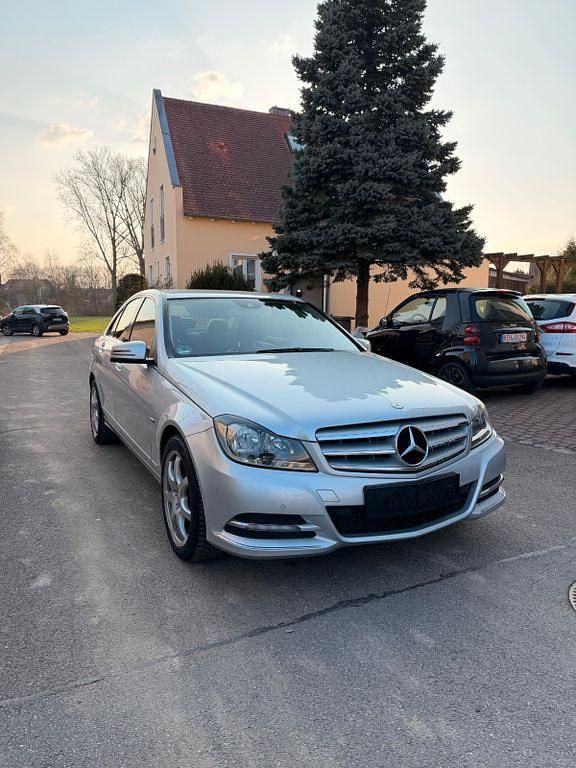 Gebraucht Mercedes C180 156 PS (114 kW) 2011 Silber Limousine