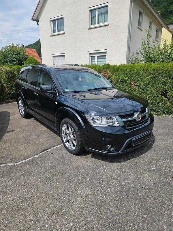 Schwarz Gebraucht 2014 Fiat Freemont SUV | 7.900 € (Guter Preis) - Bild 1/4