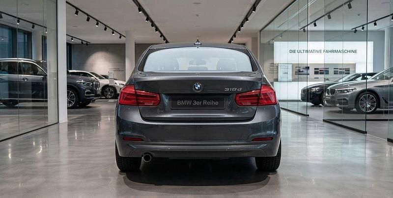 Gebraucht BMW 318 Advantage 150 PS (110 kW) 2015 Grau Limousine