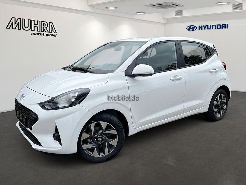 Weiß Neu 2025 Hyundai i10 Comfort Kleinwagen | 16.989 € (Fairer Preis) - Bild 1/4