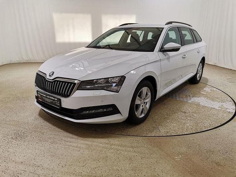 Gebraucht Skoda Superb Ambition 150 PS (110 kW) 2021 Moonweiss metallic Kombi